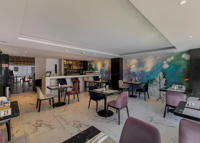 Isaaya Boutique By Wtc Hotel
