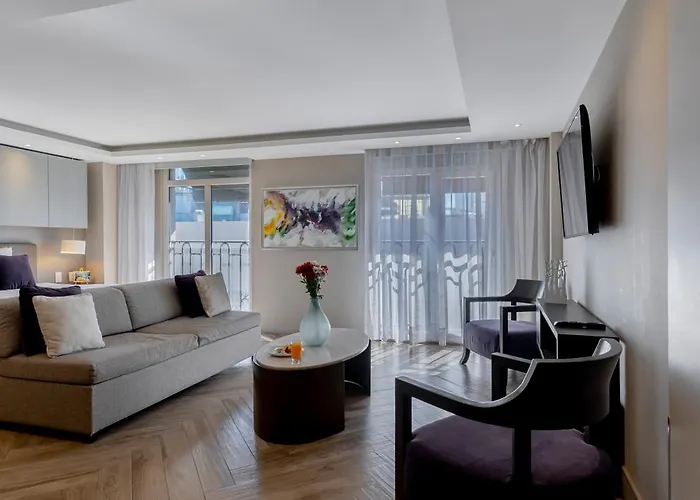Hotel Isaaya Boutique By Wtc 4*
