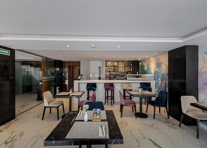 世贸中心旁伊萨亚精品酒店 酒店 4*